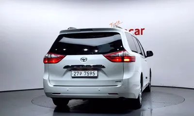 Toyota Sienna 2017, 114729 км, за 15890000 KRW