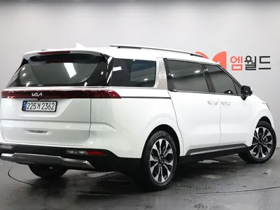 Kia Canival 2023, 30340 км, за 31500000 KRW