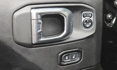 Jeep Wrangler 2023, 10101 км, за 53500000 KRW - фото 28