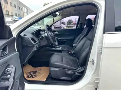 Ford Escort 2017, 103000 км, за 24800 CNY - фото 7