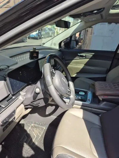 Kia Canival 2025, 8131 км, за 26740000 KRW - фото 9