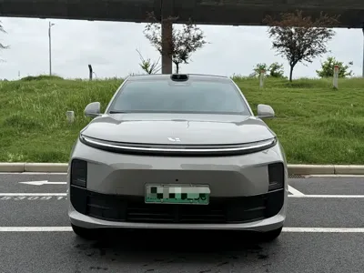 Li Auto Li L6 · 2025 год
