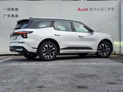 Ford Edge 2025, 5600 км, за 238000 CNY