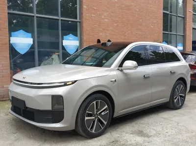 Li Auto L6 · 2024 год