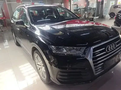 Audi Q7 2017, 146900 км, за 158400 CNY