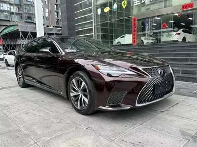 Lexus LS · 2022 год