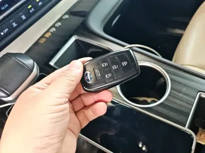 Toyota Sienna 2023, 72700 км, за 210100 CNY - фото 9