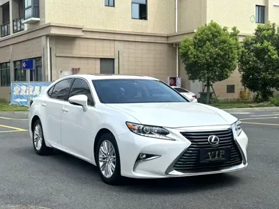 Lexus ES 2017, 87000 км, за 106800 CNY