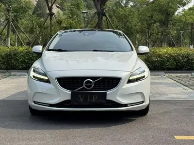 Volvo V40 2018, 90000 км, за 41800 CNY - фото 1
