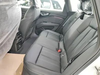 Audi Q4 e-tron 2026, 100 км, за 160000 CNY - фото 17