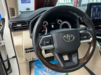 Toyota Land Cruiser 2024, 30000 км, за 698000 CNY - фото 17