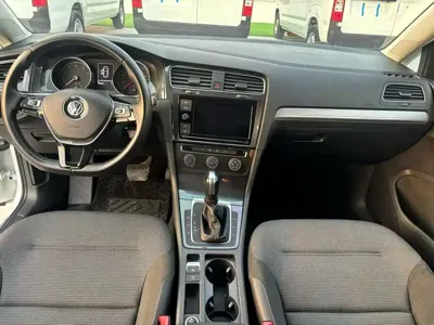 Volkswagen Golf 2019, 90000 км, за 55800 CNY