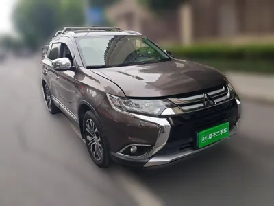 Mitsubishi Outlander 2016, 145400 км, за 45014.56 CNY