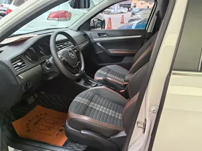 Volkswagen Lavida 2022, 55000 км, за 55800 CNY - фото 7