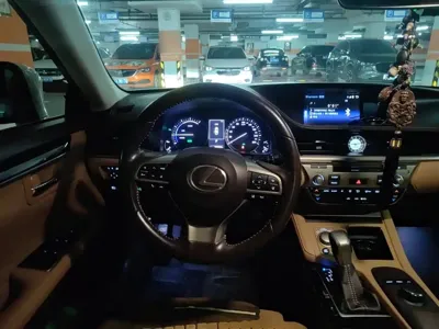 Lexus ES 2016, 98400 км, за 105399 CNY - фото 11