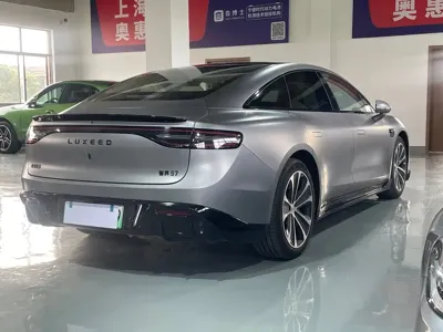 智界 Zhijie S7 2025, 1800 км, за 188800 CNY