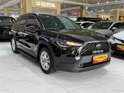 Toyota Corolla Cross 2023, 33000 км, за 78800 CNY