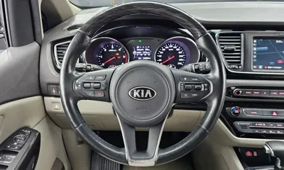 Kia Canival 2018, 146951 км, за 12500000 KRW - фото 13
