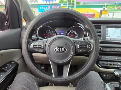 Kia Canival 2018, 92000 км, за 12500000 KRW - фото 12
