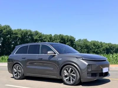 Li Auto Li L8 2023, 46000 км, за 215000 CNY