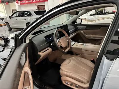 Leapmotor Leapmotor C11 2025, 15000 км, за 131800 CNY