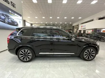 Volvo XC90 PHEV 2023, 12000 км, за 358800 CNY
