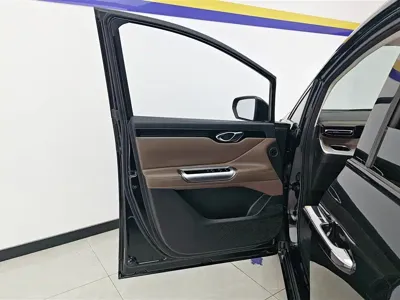 GAC Motor Trumpchi E8 2025, 27900 км, за 139800 CNY - фото 7