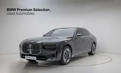 BMW 7-Series · 2023 год
