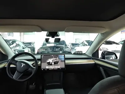 Tesla Model Y 2022, 61300 км, за 163200 CNY - фото 18