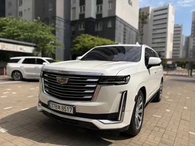 Cadillac Escalade · 2022 год