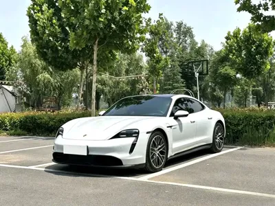 Porsche Taycan · 2021 год
