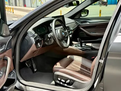 BMW 5 Series (Import) 2022, 50000 км, за 318000 CNY