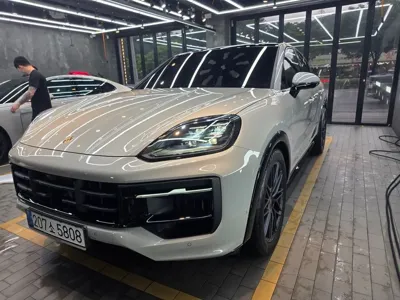 Porsche Cayenne · 2025 год