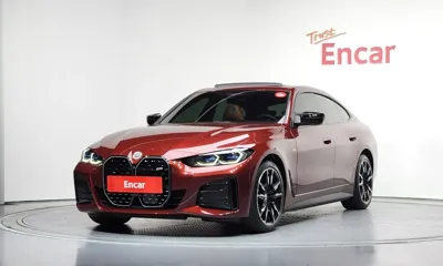 BMW i4 · 2023 год
