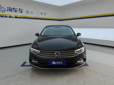 Volkswagen Magotan 2023, 60800 км, за 119800 CNY