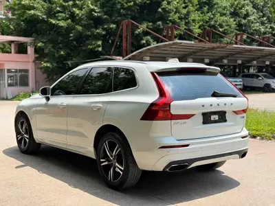 Volvo XC60 2018, 68000 км, за 89600 CNY