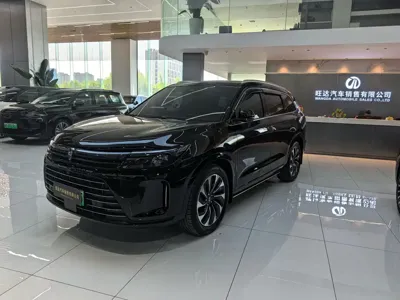 AITO 问界 AITO M7 · 2025 год