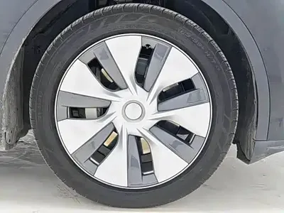 Tesla Model Y 2023, 20000 км, за 157800 CNY - фото 15