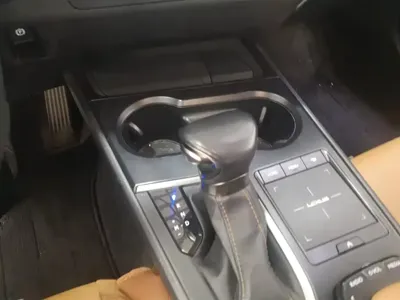 Lexus UX 2022, 28500 км, за 120000 CNY - фото 16