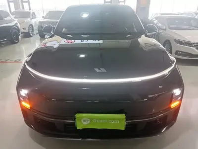 Li Auto Li L8 2023, 35800 км, за 220799 CNY