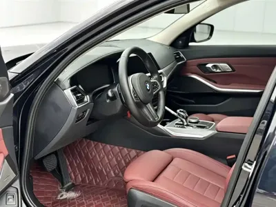 BMW 3 Series 2021, 70000 км, за 135000 CNY