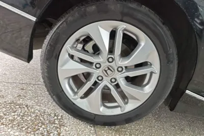 Honda Accord 2018, 83900 км, за 88523.16 CNY - фото 11