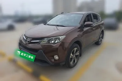 Toyota RAV4 · 2015 год