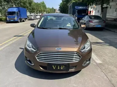 Ford Escort 2015, 60000 км, за 19800 CNY