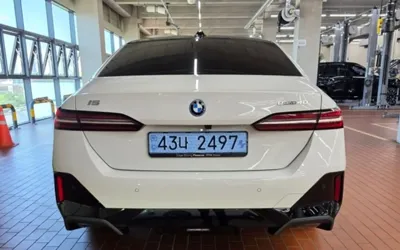 BMW i5 2025, 4566 км, за 74000000 KRW