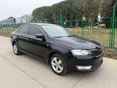 Skoda Rapid 2013, 90000 км, за 14800 CNY