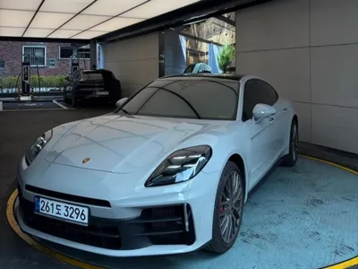 Porsche Panamera · 2025 год