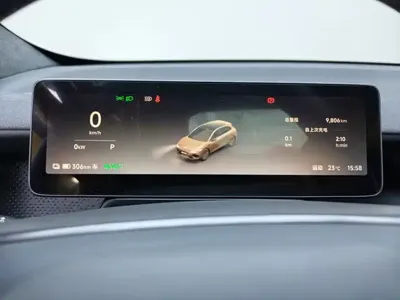 Leapmotor 零跑Lafa5 2025, 9900 км, за 94800 CNY - фото 6