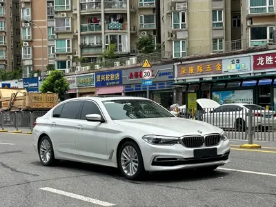 BMW 5 Series New Energy 2020, 89000 км, за 138000 CNY