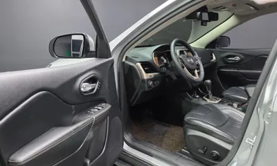 Jeep Cherokee 2015, 161956 км, за 6000000 KRW - фото 10